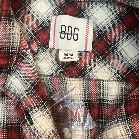 Urban Outfitters BDG M Red Plaid Flannel Cropped Shirt Jacket NWOT - Picture 2 of 4